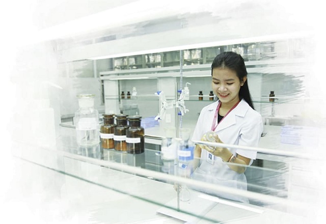 Nên học Cao đẳng Dược hay Đại học Dược?