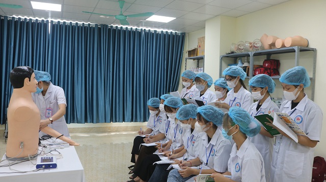 Mức thu nhập của Y sĩ đa khoa hệ Cao đẳng sau khi ra trường