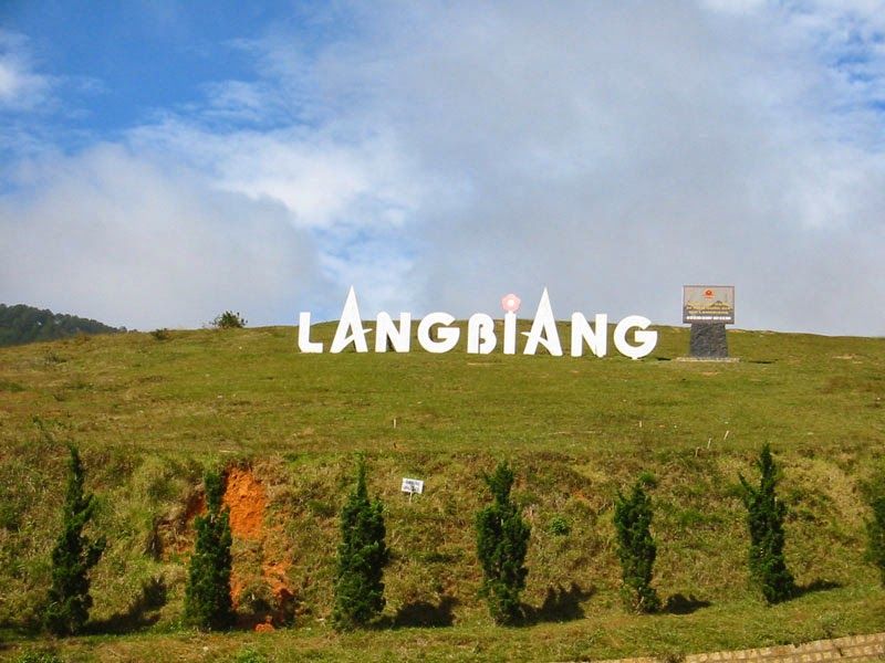 Núi Lang Biang hấp dẫn khách du lịch